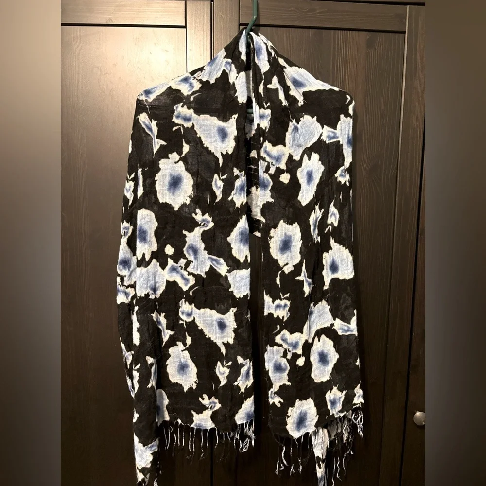 Lightweight scarf